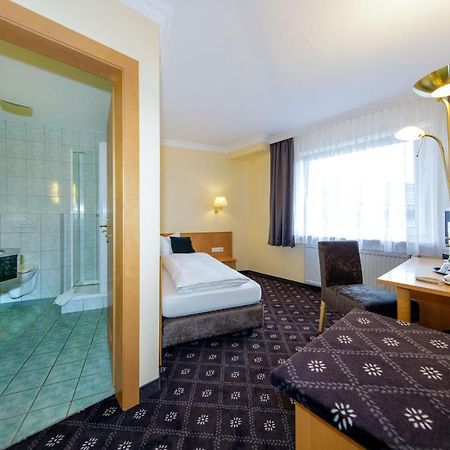 Nidderau Hotel Zum Adler מראה חיצוני תמונה